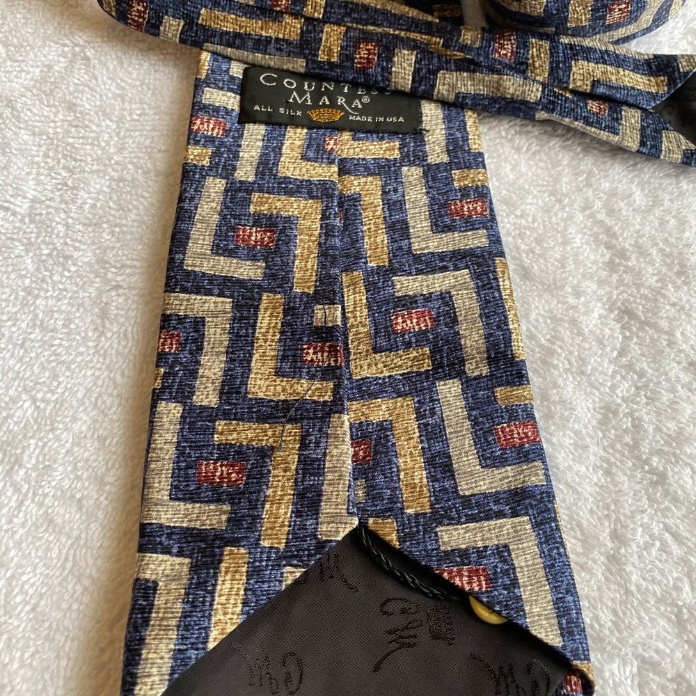 Men’s Vintage Silk tie.